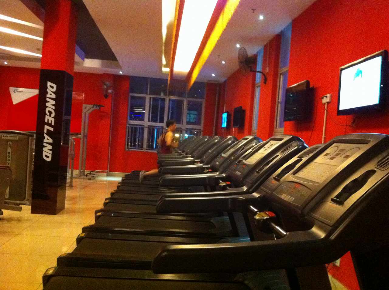 在吉林開(kāi)健身房需要多大面積的場(chǎng)地?